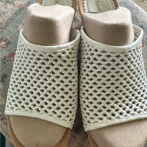 BARETRAPS CORK WEDGE SANDALS WHITE SZ 10 NWOT